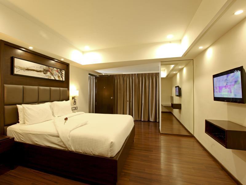 Goutham Grand Hotel - Tenali Vijayawāda Zewnętrze zdjęcie