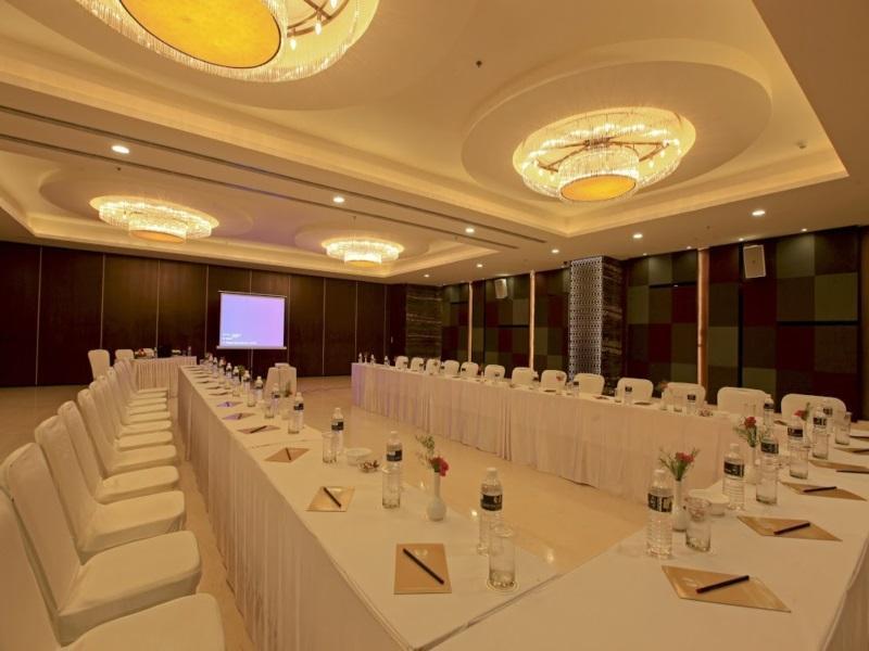 Goutham Grand Hotel - Tenali Vijayawāda Zewnętrze zdjęcie