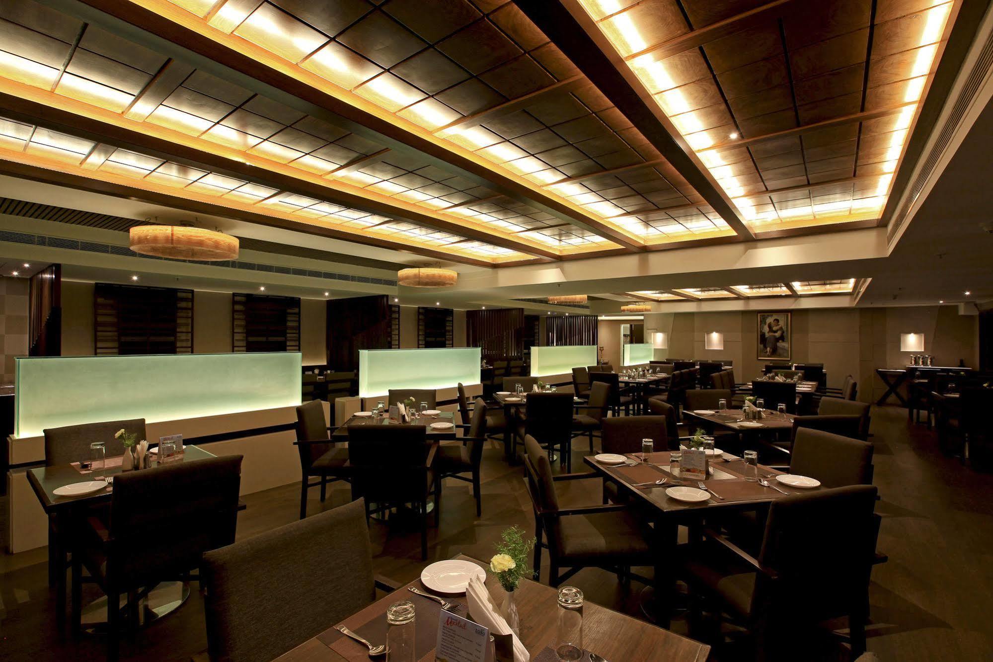 Goutham Grand Hotel - Tenali Vijayawāda Zewnętrze zdjęcie