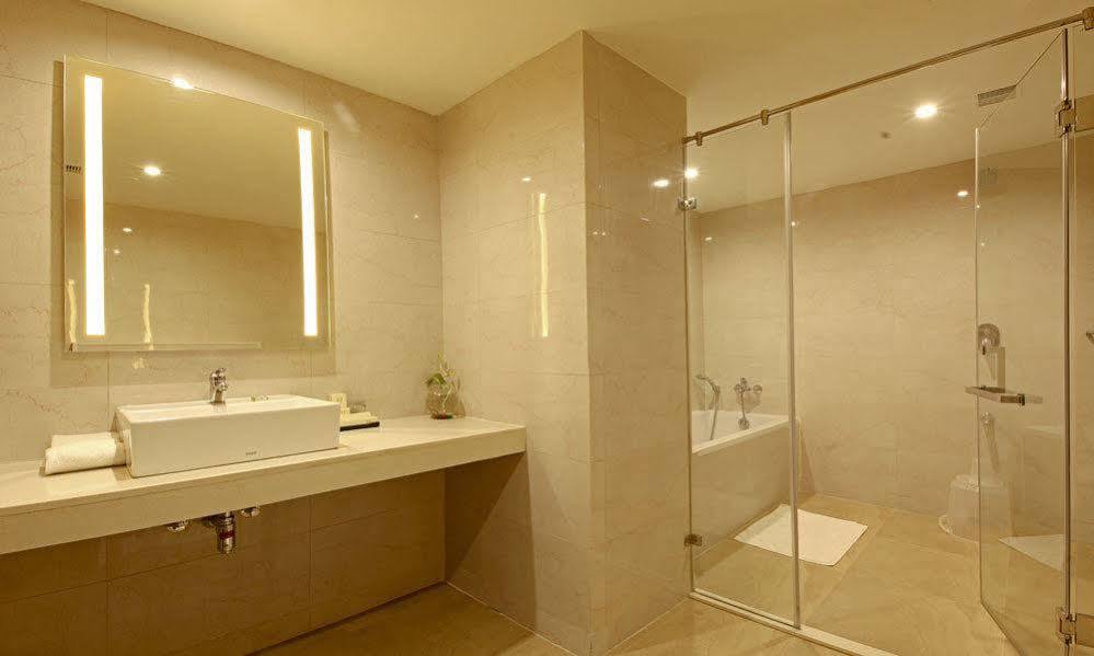 Goutham Grand Hotel - Tenali Vijayawāda Zewnętrze zdjęcie